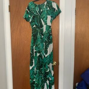 NWT Green Palm Maxi Dress. Women’s Lg